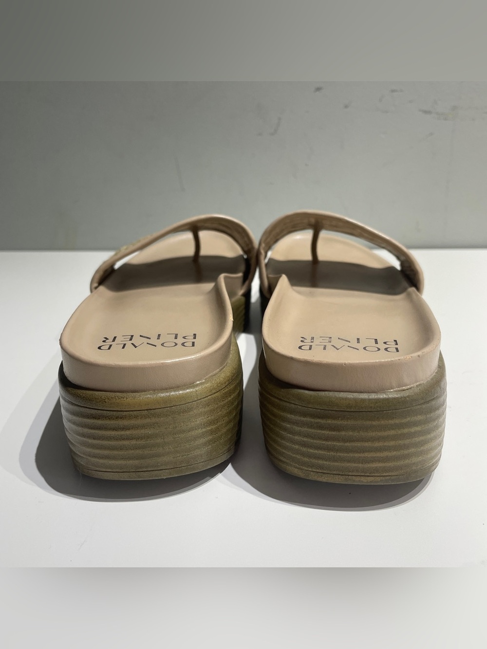 Donald Pliner Raffia Patterned Slides Woven Platform Slides Y2K Style - Picture 10 of 13